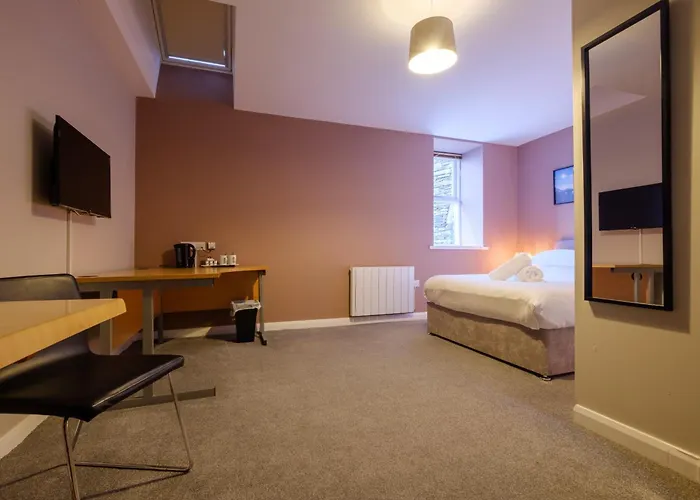 Station Lodge - Free Off-Site Health Club Access With Pool, Sauna, Steam Room & Gym